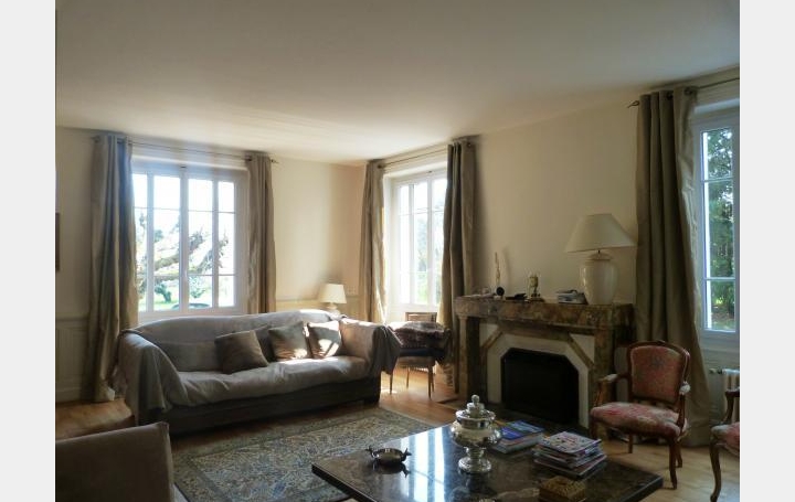 FRANCHEVILLE IMMOBILIER : Maison / Villa | CHAPONOST (69630) | 230 m2 | 930 000 € 