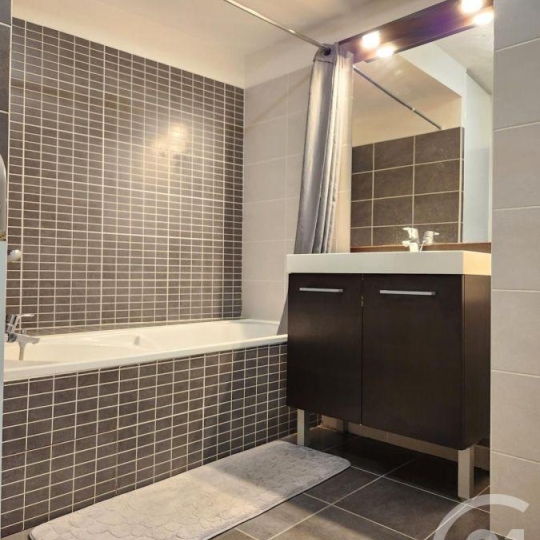  FRANCHEVILLE IMMOBILIER : Other | VILLEURBANNE (69100) | 57 m2 | 1 080 € 