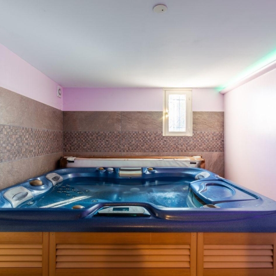  FRANCHEVILLE IMMOBILIER : Maison / Villa | VERNAISON (69390) | 158 m2 | 715 000 € 