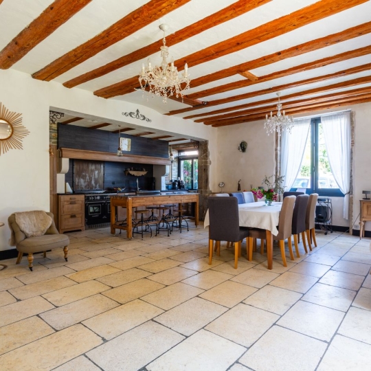  FRANCHEVILLE IMMOBILIER : House | MILLERY (69390) | 267 m2 | 750 000 &euro; 