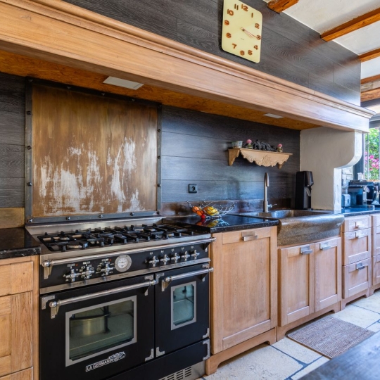 FRANCHEVILLE IMMOBILIER : House | MILLERY (69390) | 267 m2 | 750 000 &euro; 