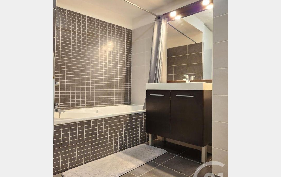 FRANCHEVILLE IMMOBILIER : Other | VILLEURBANNE (69100) | 57 m2 | 1 080 € 