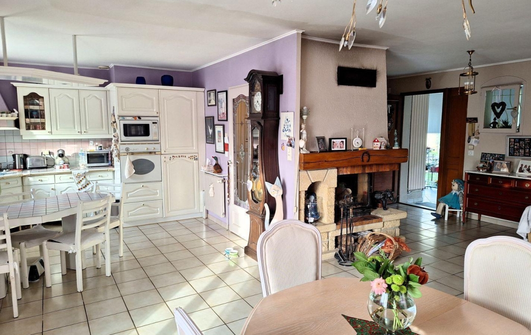 FRANCHEVILLE IMMOBILIER : House | CHAZAY-D'AZERGUES (69380) | 150 m2 | 545 000 € 