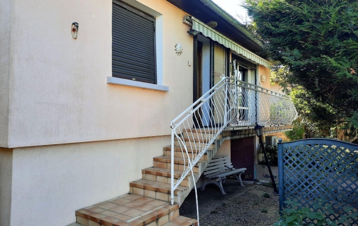Maison MEYZIEU 90 m2 390 000 € Maison MEYZIEU 90 m2 390 000 €