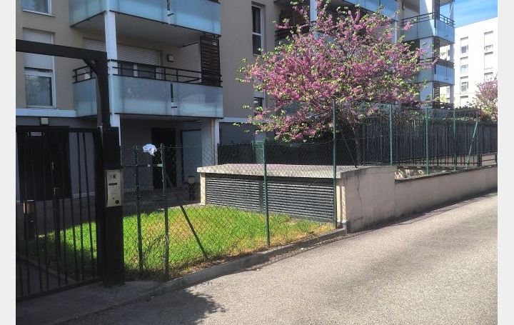 Appartement P3 BRON 62 m2 221 200 € Appartement P3 BRON 62 m2 221 200 €